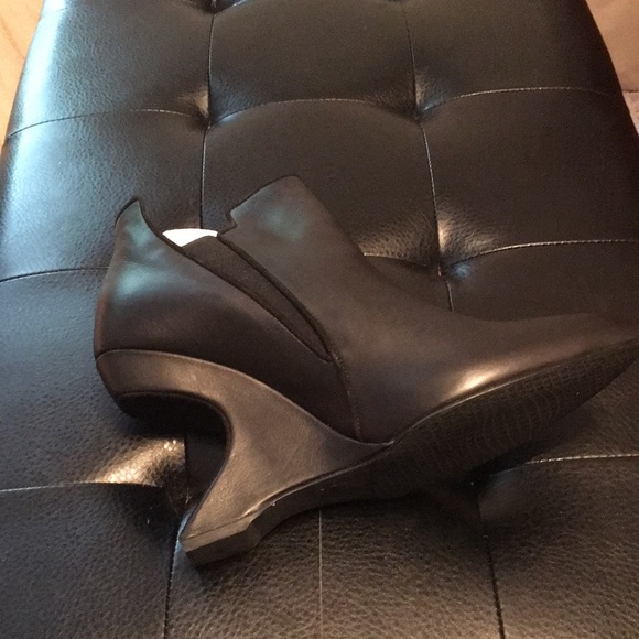 Art Deco Stuart weitzmen booties collection very rare with invisible heel - Picture 4 of 4